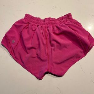 Lululemon Hotty Hot shorts low rise 2.5 inseam